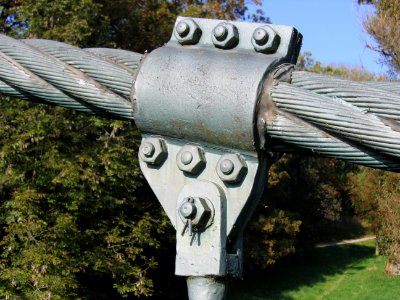 D-BW-Kressbronn-Langenargen - Hängebrücke über die Argen - Befestigung der Zugstange