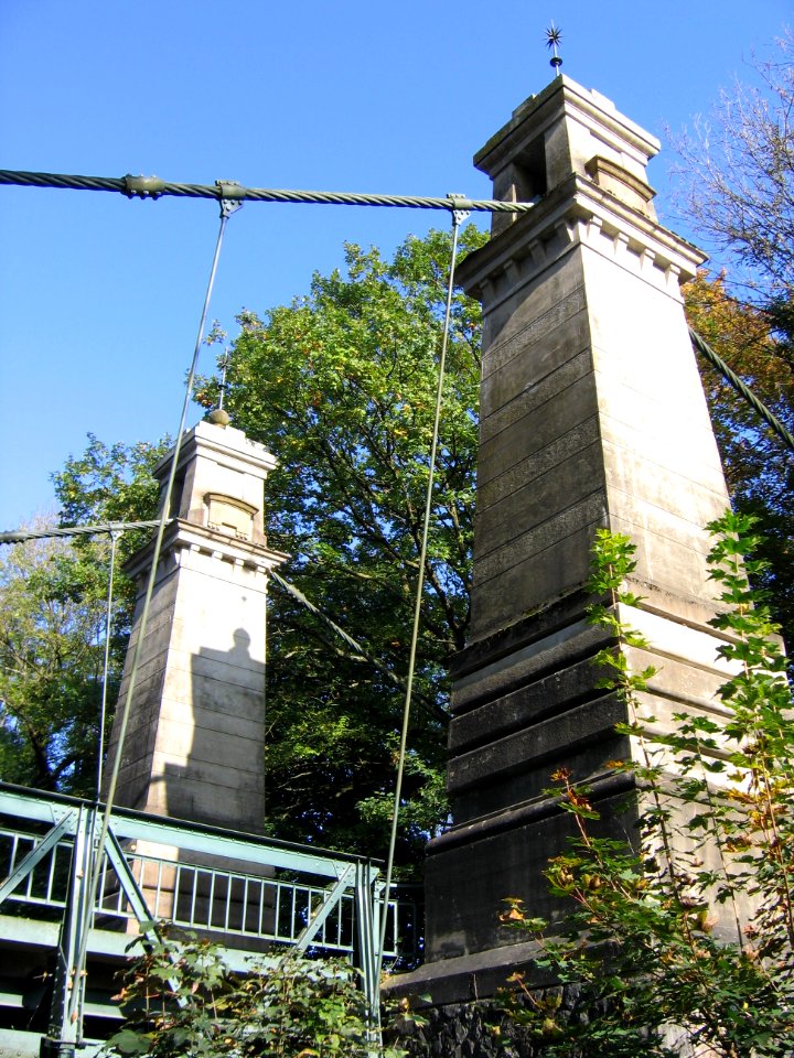 D-BW-Kressbronn-Langenargen - Hängebrücke über die Argen - östliche Pylone