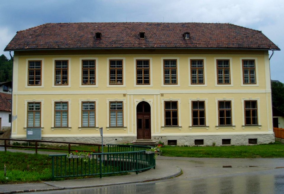 Die alte Schule von St.Corona