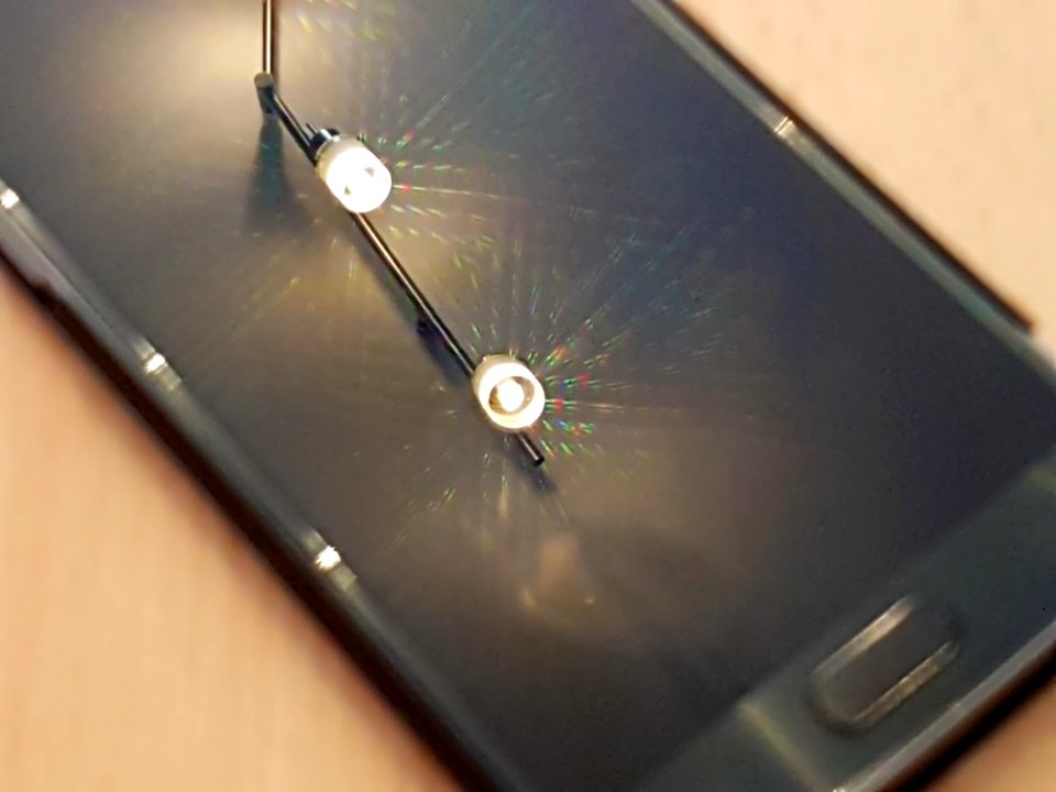 Display als 2-dimensionales reflexionsgitter