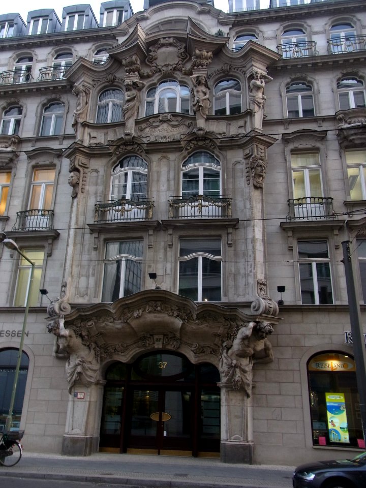 Dorotheenstr 37 Mittelrisalit