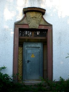 Eingang des Jagdschlosses Giesel