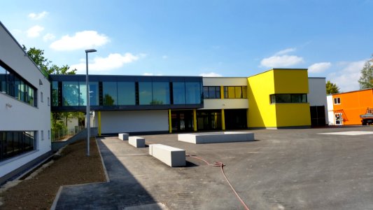Erneuertes Grundschulgebäude