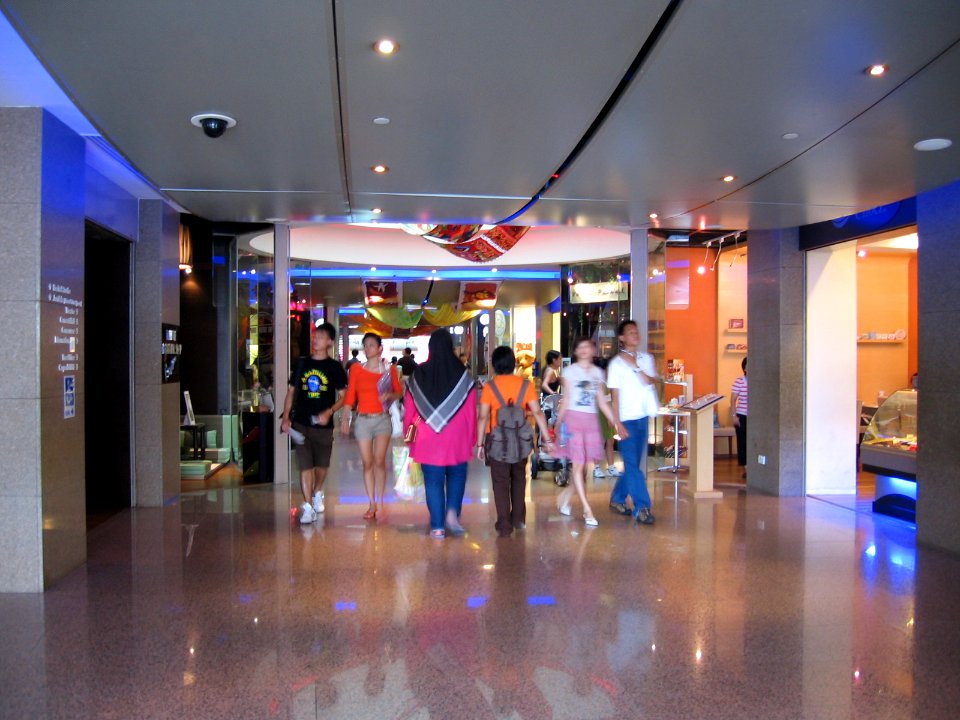 Esplanade Mall, Aug 06
