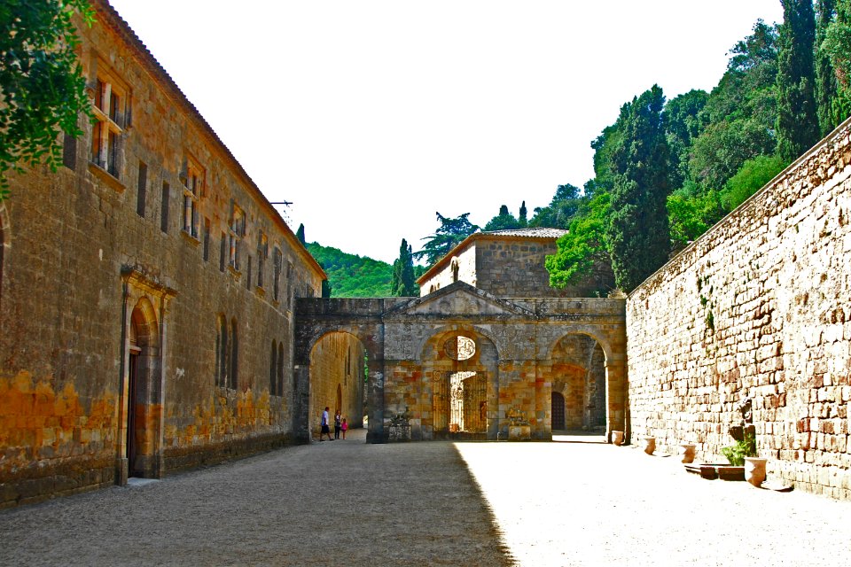 F10 53 Abbaye de Fontfroide.0002