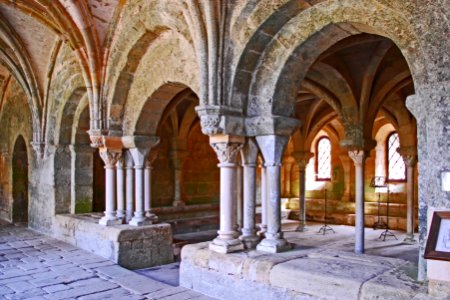 F10 53 Abbaye de Fontfroide.0034