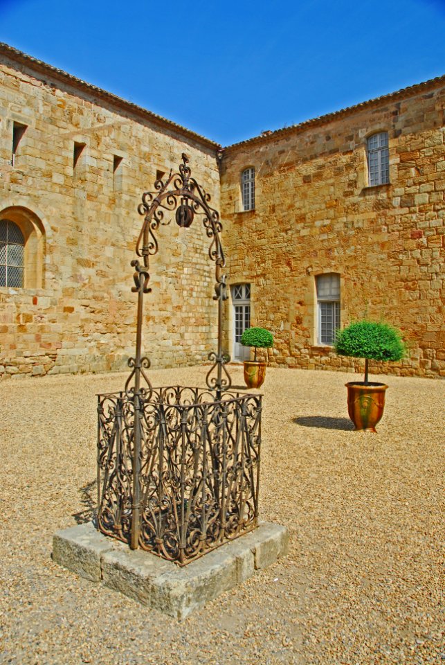 F10 53 Abbaye de Fontfroide.0010
