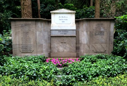 Familiengrabstätte Kirsten und Fontenay