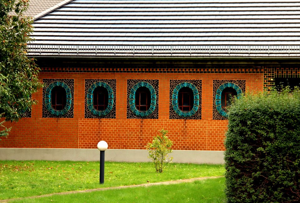 Fensterfassade der Großgarage