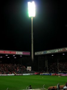 Flutlicht des Georg-Melches-Stadions photo