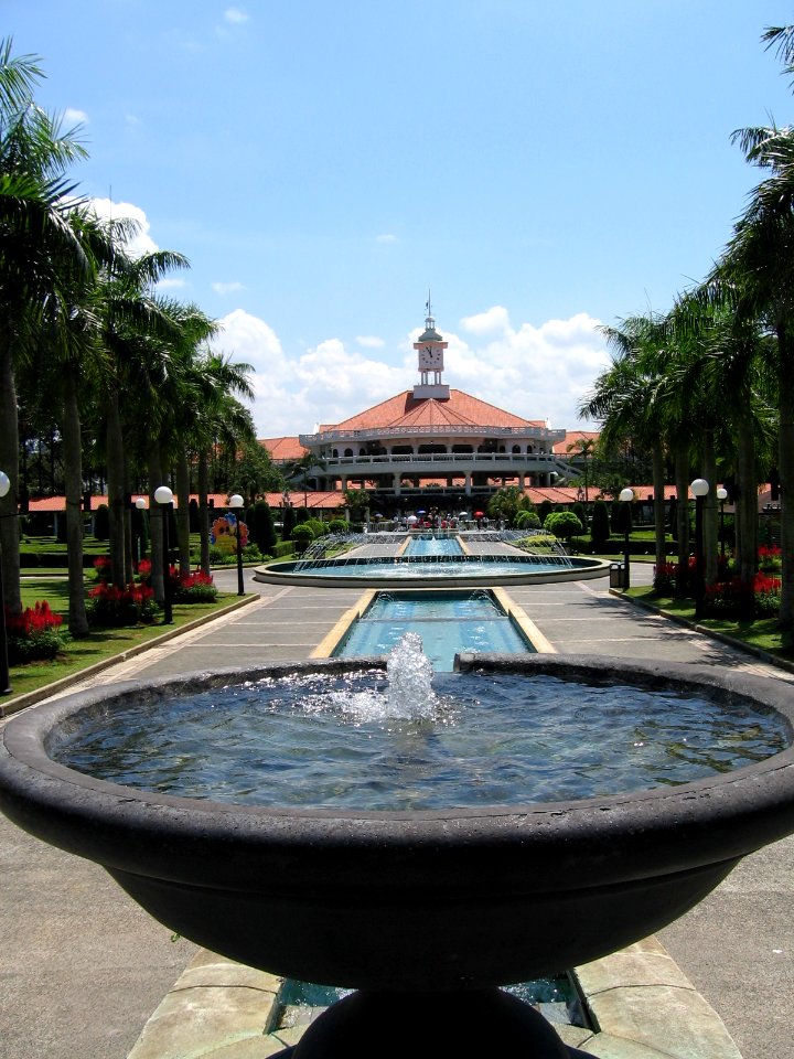 Fountain Gardens 8, Sentosa, Aug 06