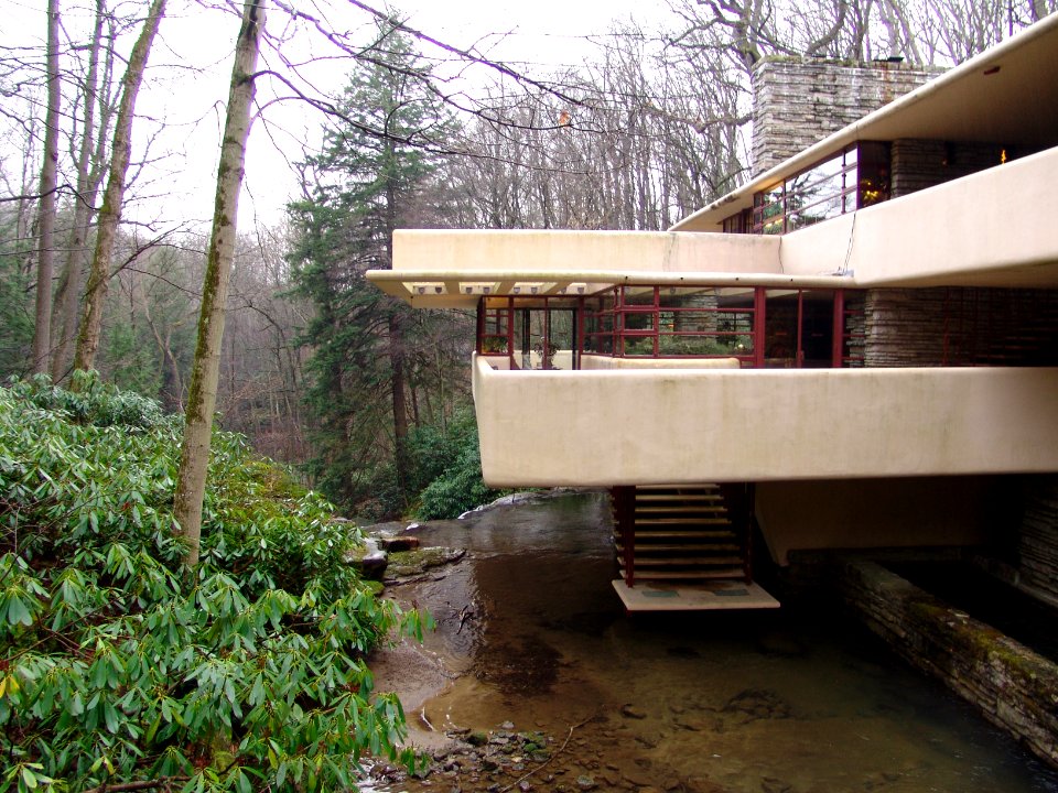 Frank Lloyd Wright - Fallingwater exterior 3