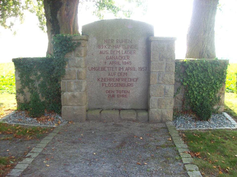 Ganacker-linker-Gedenkstein
