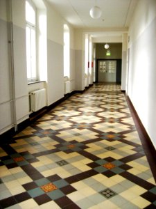 Gang im Klostertrakt der Angelaschule