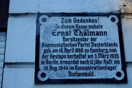 Gedenktafel am Wohnhaus in Hamburg