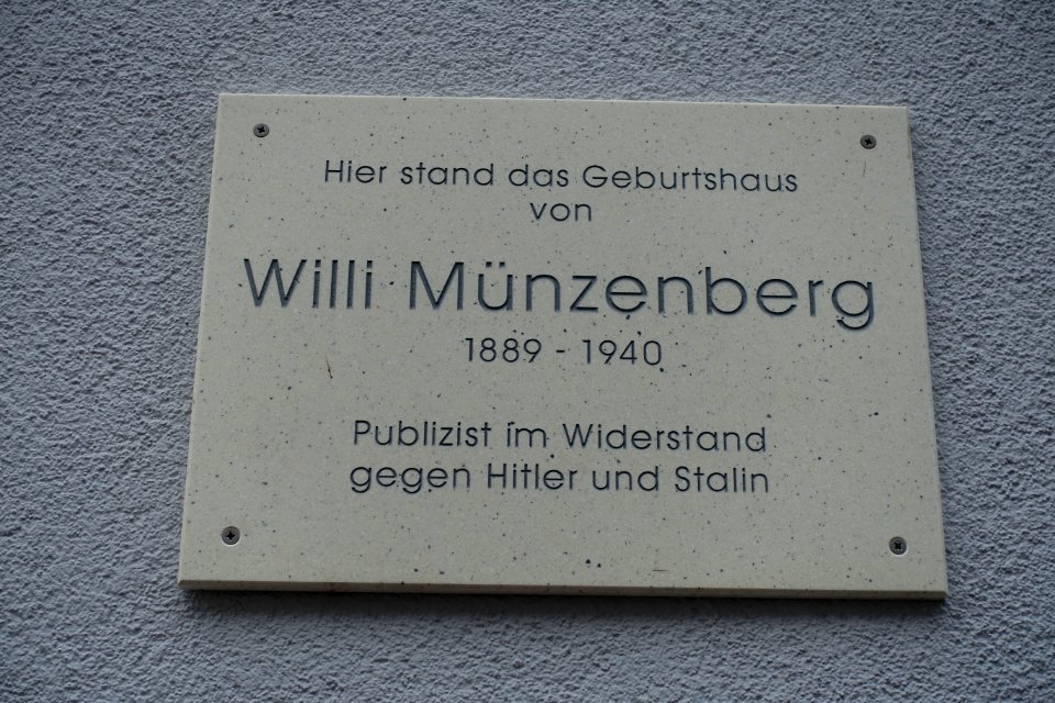 Gedenktafel für Willi Münzenberg in der Augustinerstr. in Erfurt