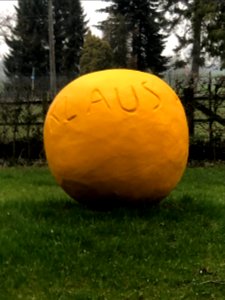 Gelbe Skulptur1