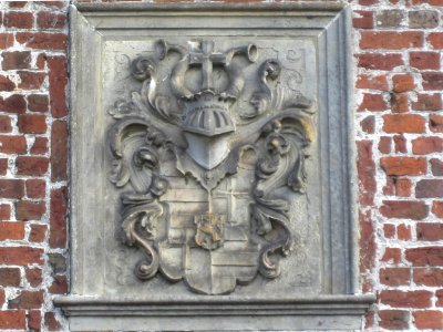Gräfliches Wappen über dem Südportal