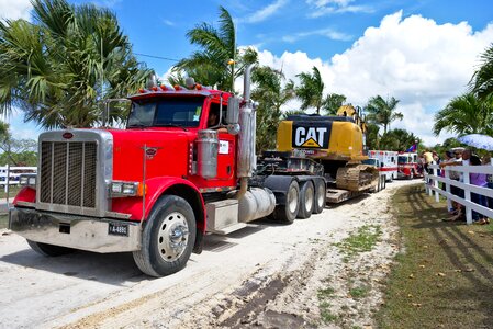 Big rig caterpillar excavator