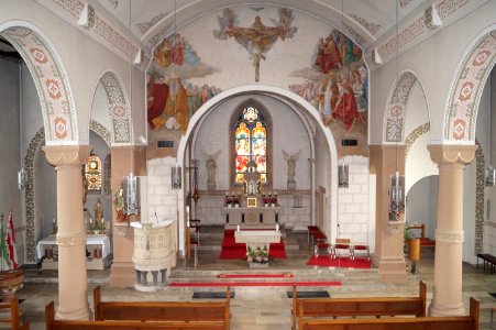 Haimbach; St. Markus, Blick zum Altar photo