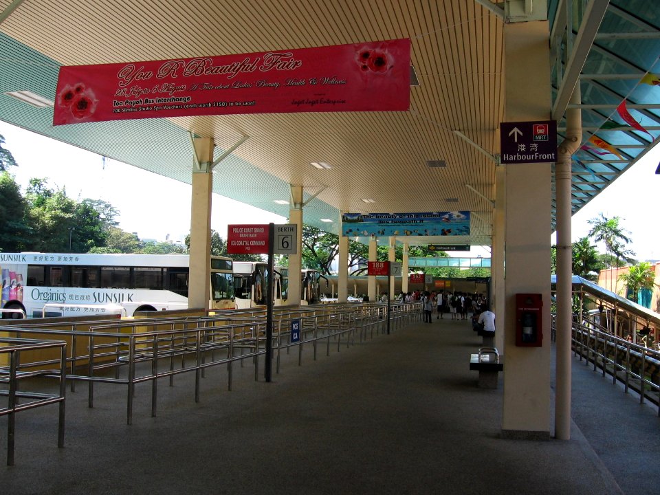 HarbourFront Bus Interchange, Aug 06