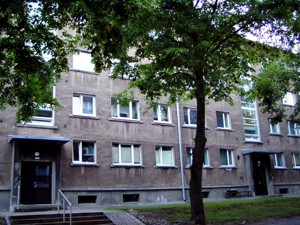Hea viimistluse ja aknaaluste ventilatsioonipiludega variant Tartu kesklinn