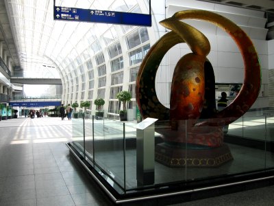 Hong Kong International Airport, Arrival Hall 6, Mar 06 photo
