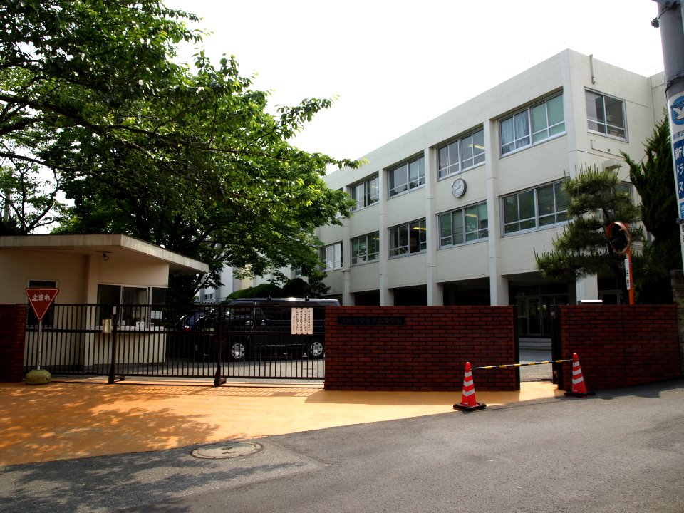 HoseiUniv girls' highschool