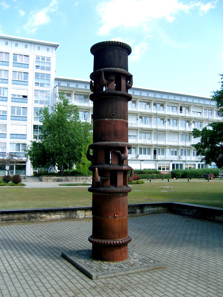 HYPlastik Taubenturm