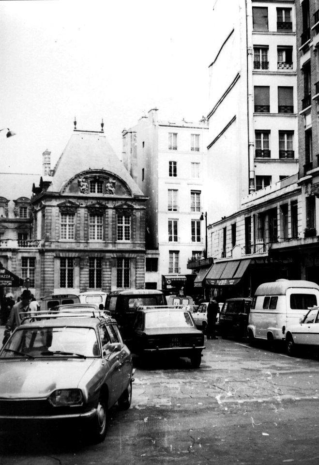 Hôtel de Sully - Rue de l'Hôtel-Saint-Paul, Paris 1981