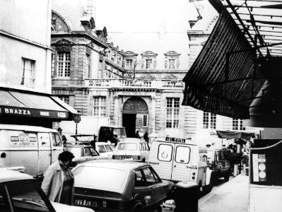 Hôtel de Sully depuis la rue de l'Hôtel-Saint-Paul, Paris 1981