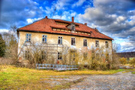 Building break up dilapidated photo