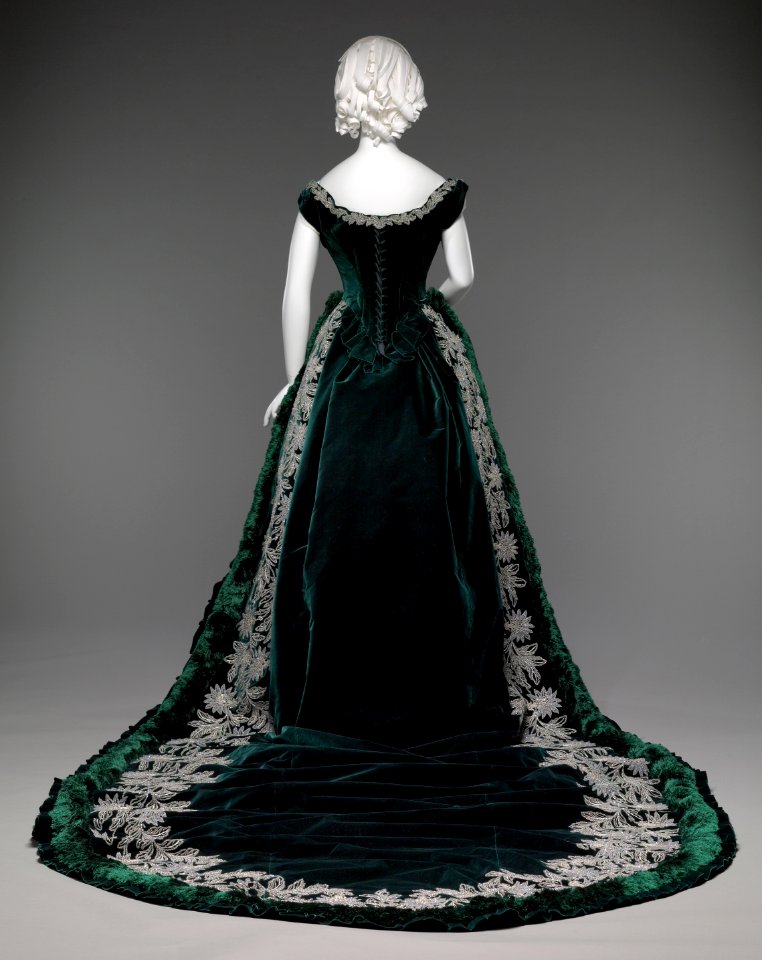 Imperial Russian court dress by Charles Frederick Worth, Paris, about 1888 04