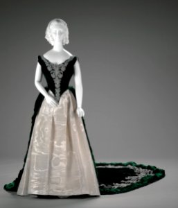 Imperial Russian court dress by Charles Frederick Worth, Paris, about 1888 02