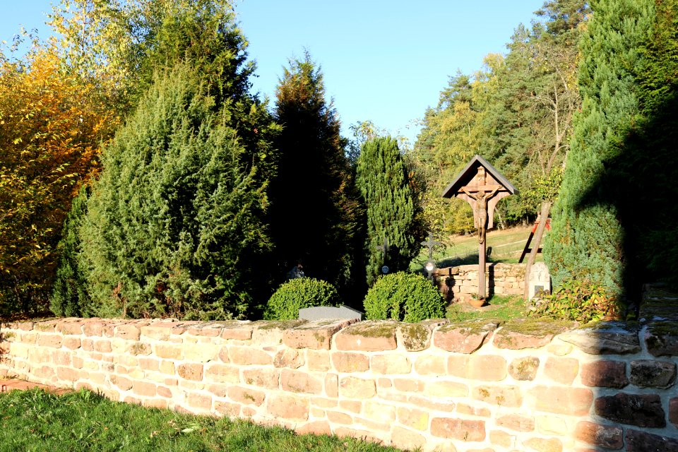Kleinheiligkreuz; Kleiner Friedhof bei der Wallfahrtskirche k