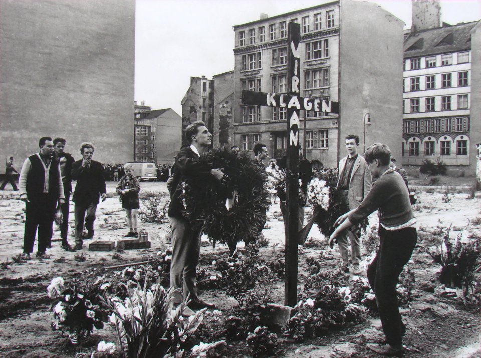 Kreuz für Peter Fechter 1962