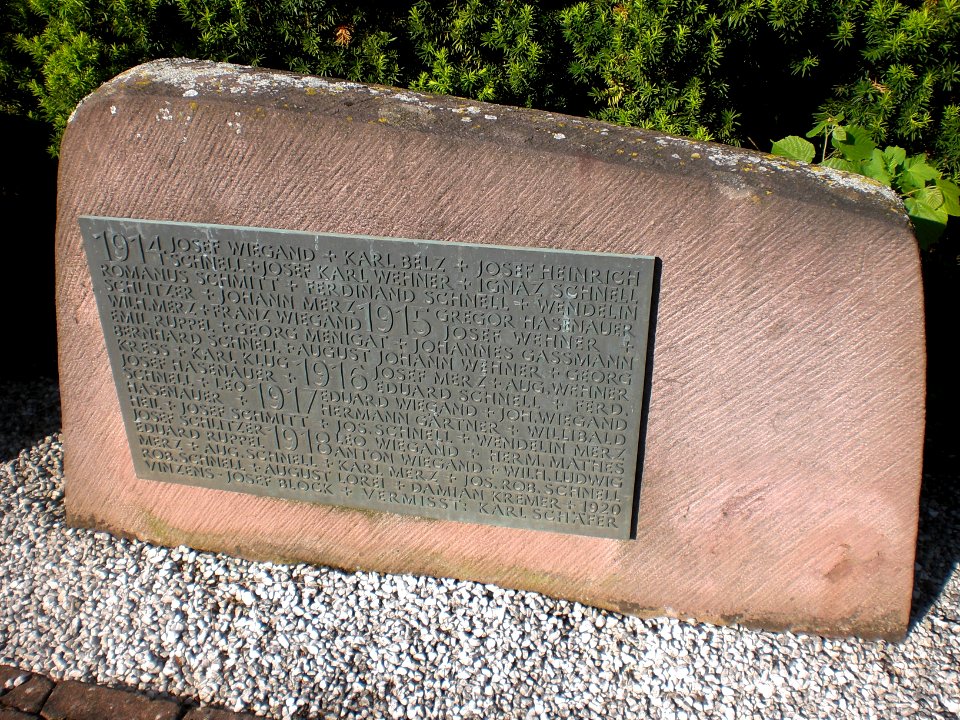 Kriegerdenkmal Giesel Stele 2 1-WK