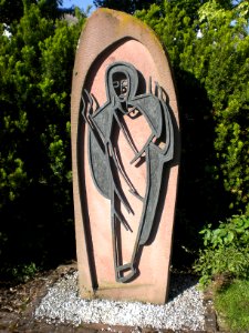 Kriegerdenkmal Giesel Stele 4 Relief