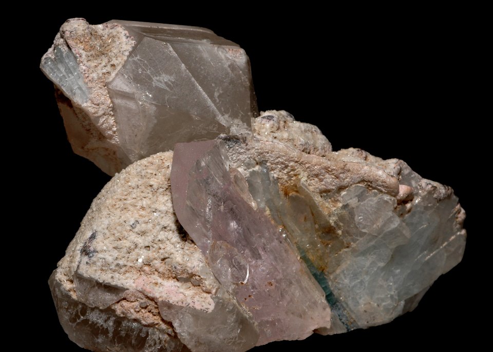 Kunzite et aigue-marine sur quartz (Pakistan)