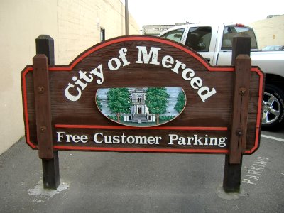 Merced downtown parking sign