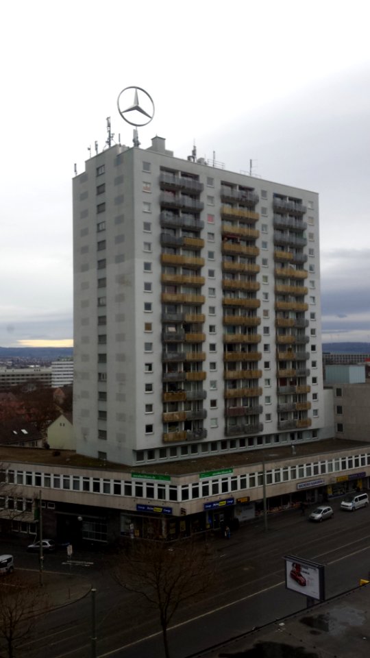 Mercedes-Hochhaus