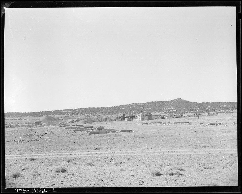 Abandoned coal mining community near Toltec, Colorado. Houses were moved into nearby town. Huerfano County, Colorado. - NARA - 540368