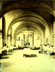 Abbaye St Remi salle Cosme ancien accueil 9481