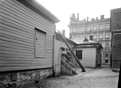 Annankatu 14 - Bulevardi 16, näkymä sisäpihalta - N894 (hkm.HKMS000005-km0000pdi5)
