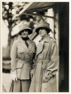 Anne Morgan and Anne Murray Dike, ca. 1915
