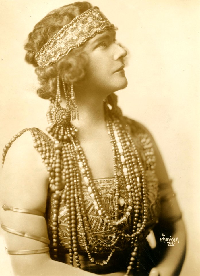 Anne Roselle, opera singer (SAYRE 8526)