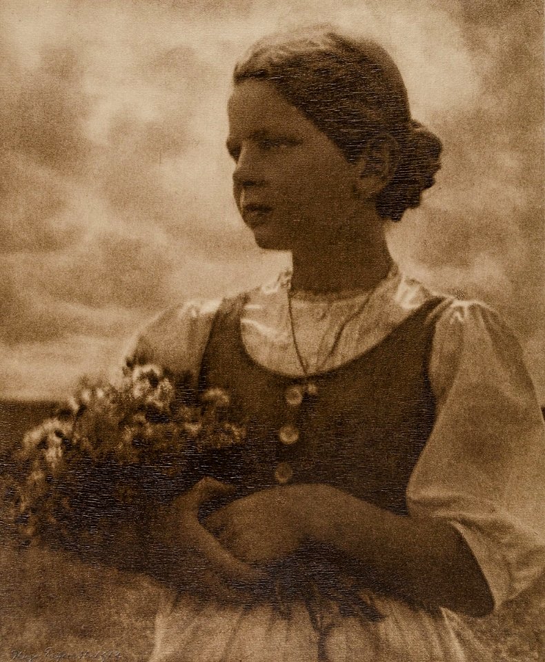 Annemarie Erfurth by Hugo Erfurth, 1912