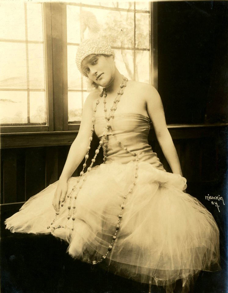 Annette Kellermann, film actress (SAYRE 4879)