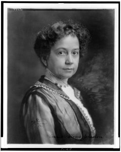 Annie Fellows Johnston, head-and-shoulders portrait, facing right LCCN94510665
