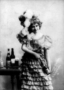 Annie Revere with Edelweiss Brew cph.3b11253 photo